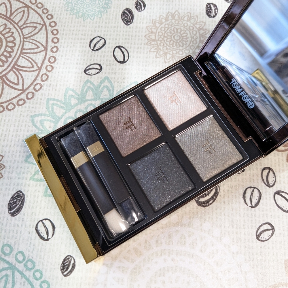 Tom Ford Eye Color Quad Eyeshadow - 05 Double Indemnity - Picture 2 of 10
